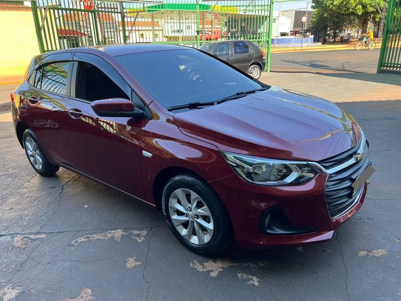 Veculo: Chevrolet (GM) - Onix - LT Turbo 4P.  em Cravinhos