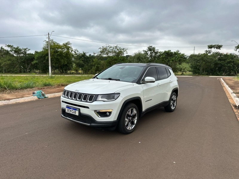 Veculo: Jeep - Compass - LIMITED FLEX AUTOMATICO COMPLETO em Sertozinho