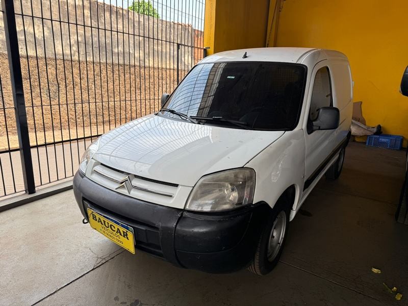 Veculo: Citroen - Berlingo - 1.6 2P.  em Ribeiro Preto