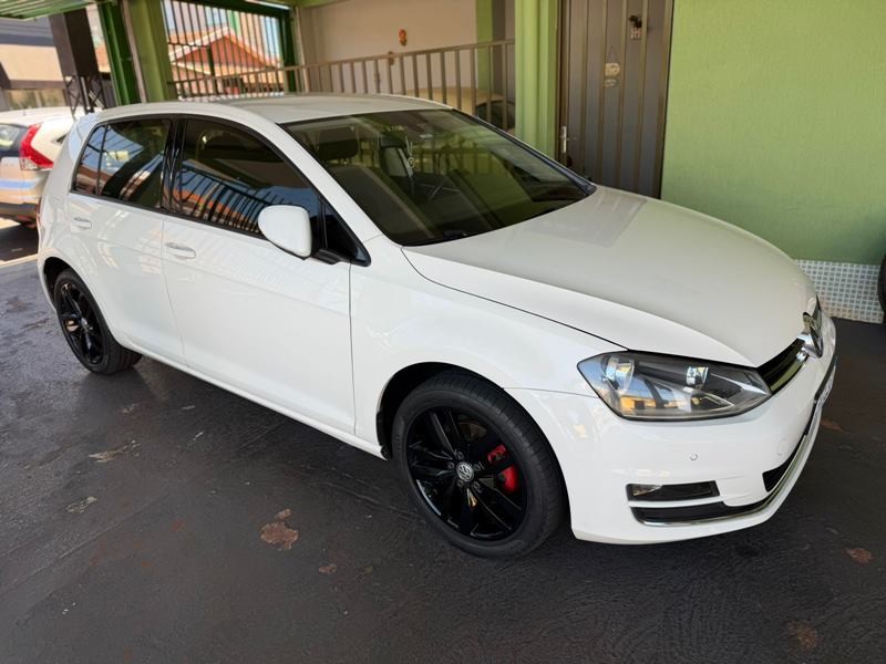 Veculo: Volkswagen - Golf - TSI Highline 4P.  em Cravinhos