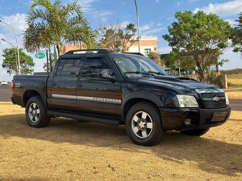 Veculo: Chevrolet (GM) - S-10 - ADVANTAGE 2.4 em Ribeiro Preto