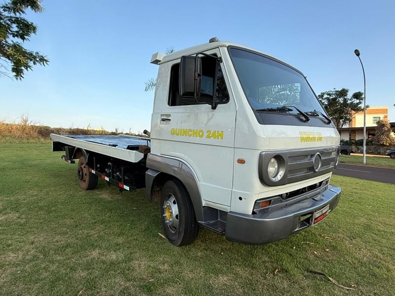 Veculo: Volkswagen - 5-140 - Guincho em Ribeiro Preto
