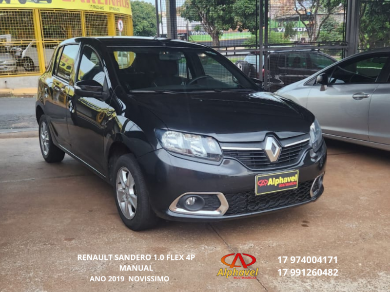 Veculo: Renault - Sandero - RENAULT SANDERO 1.0 FLEX 4 P MANUAL em Bebedouro