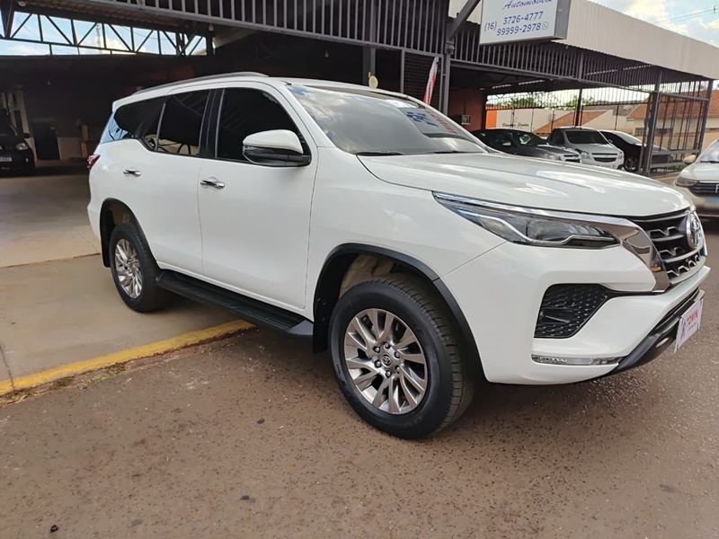 Veculo: Toyota - Hilux - SW4 SRV 2.7 Aut. 7L 4P.    em Orlndia