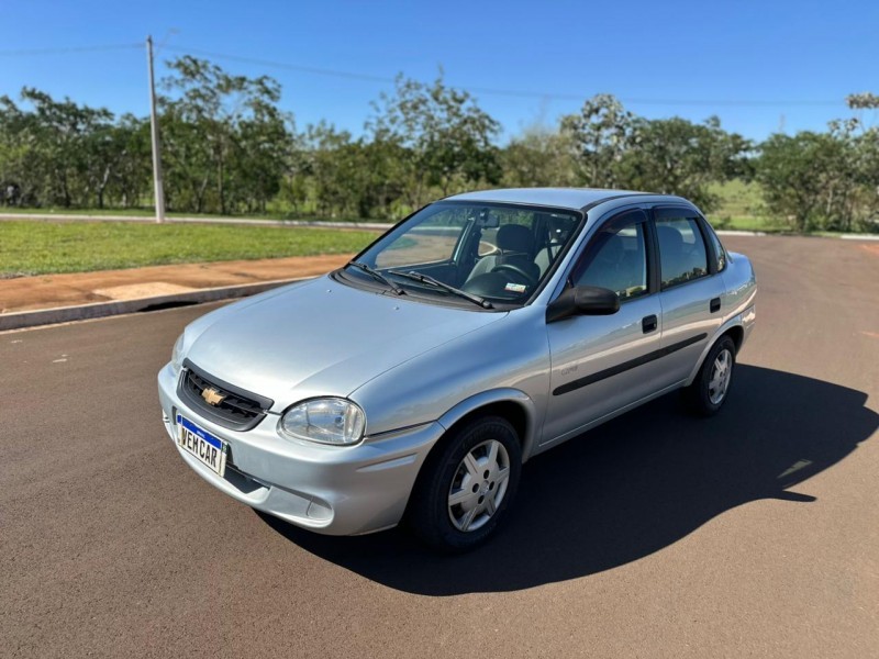 Veculo: Chevrolet (GM) - Corsa Sedan - CLASSIC LIFE 1.0 FLEX em Sertozinho