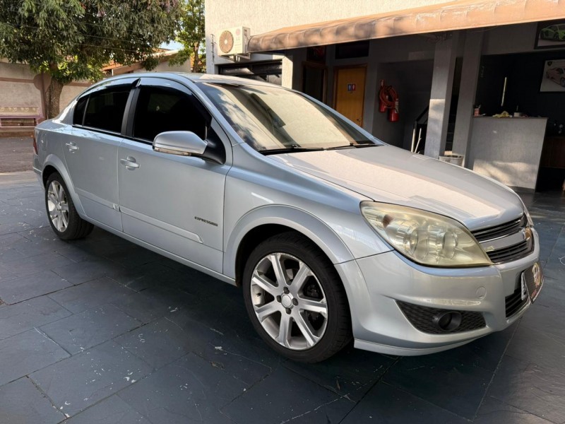 Veculo: Chevrolet (GM) - Vectra - Expression Sedan em Brodowski