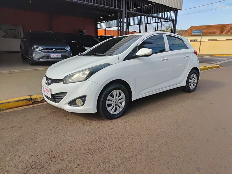 Ve�culo: Hyundai - HB 20 - 1.0 Confort 4P.   em Orl�ndia