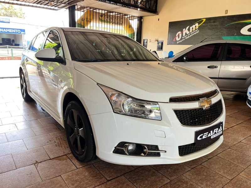 Veculo: Chevrolet (GM) - Cruze - LT HB 1.8 em Sertozinho