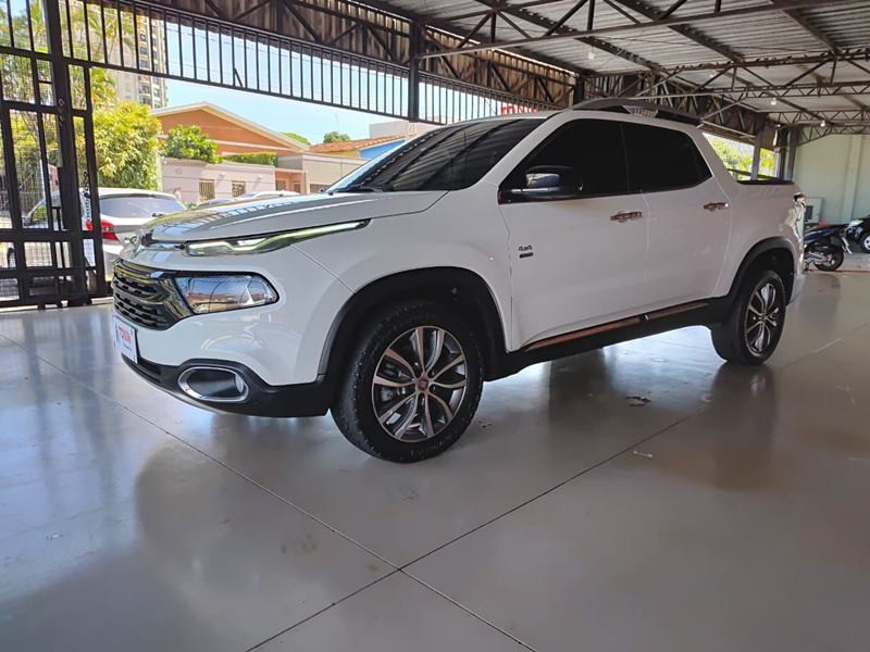 Ve�culo: Fiat - Toro - Volcano 4X4Aut. 4P. em Orl�ndia