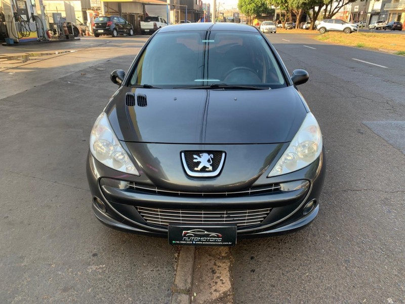 Veculo: Peugeot - 207 - 1.4 Xr em Ribeiro Preto