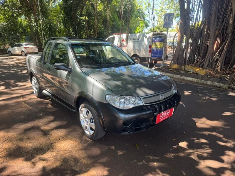 Veculo: Fiat - Strada - CE 1.8 Trekking 2P.  em Ribeiro Preto