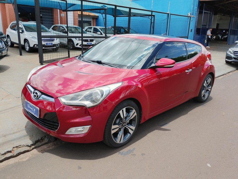 Ve�culo: Hyundai - Veloster - 1.6 Autom�tico Teto Solar  em Ribeir�o Preto