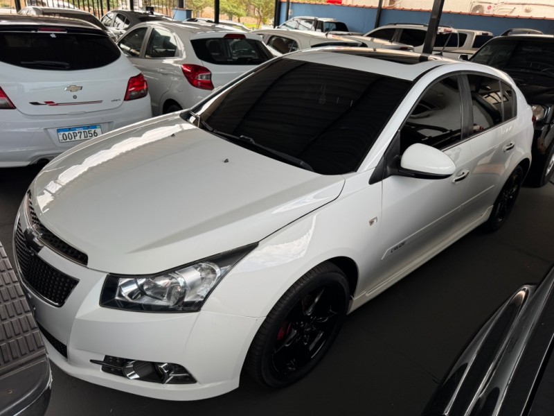 Ve�culo: Chevrolet (GM) - Cruze - LTZ em Sert�ozinho