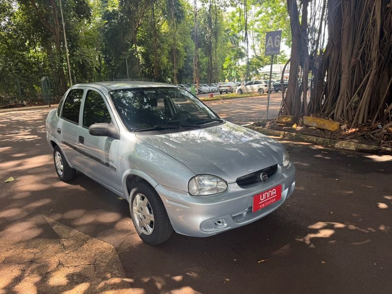 Ve�culo: Chevrolet (GM) - Corsa Sedan - 1.0 4P.  em Ribeir�o Preto