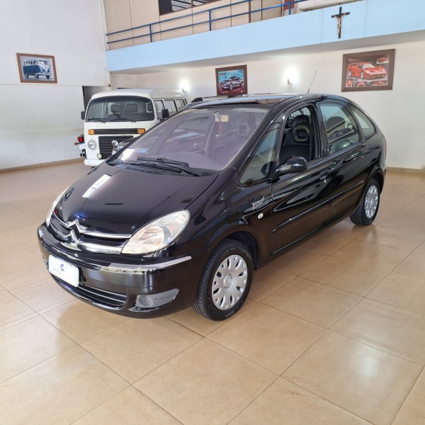 Ve�culo: Citroen - Picasso - GLX 1.6 Flex  em Ribeir�o Preto