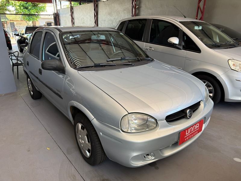 Ve�culo: Chevrolet (GM) - Corsa Sedan - Classic 1.0 4P. em Ribeir�o Preto