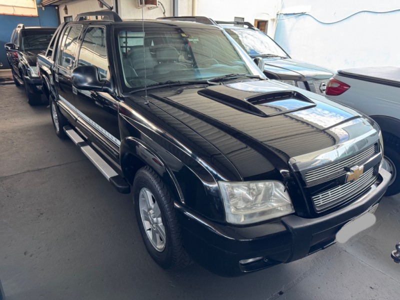 Ve�culo: Chevrolet (GM) - S-10 - Advantage Cab Dupla em Sert�ozinho