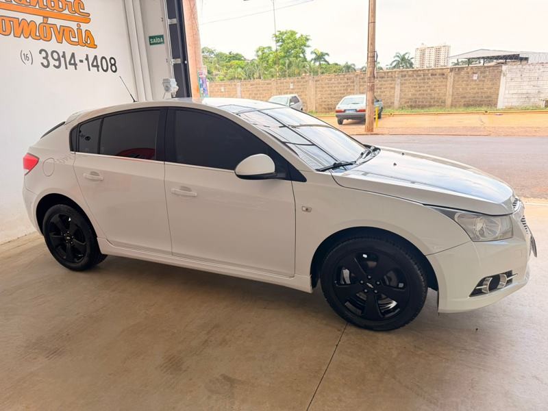 Ve�culo: Chevrolet (GM) - Cruze - LT 1.8 Aut. 4P.  em Ribeir�o Preto