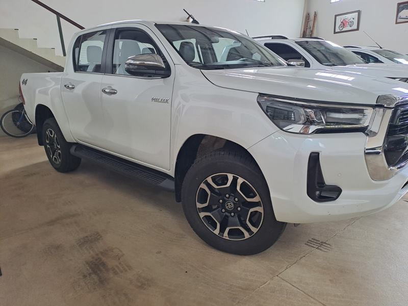 Ve�culo: Toyota - Hilux - CD SRX 4X4 2.8 Aut. 4P. em Sales Oliveira
