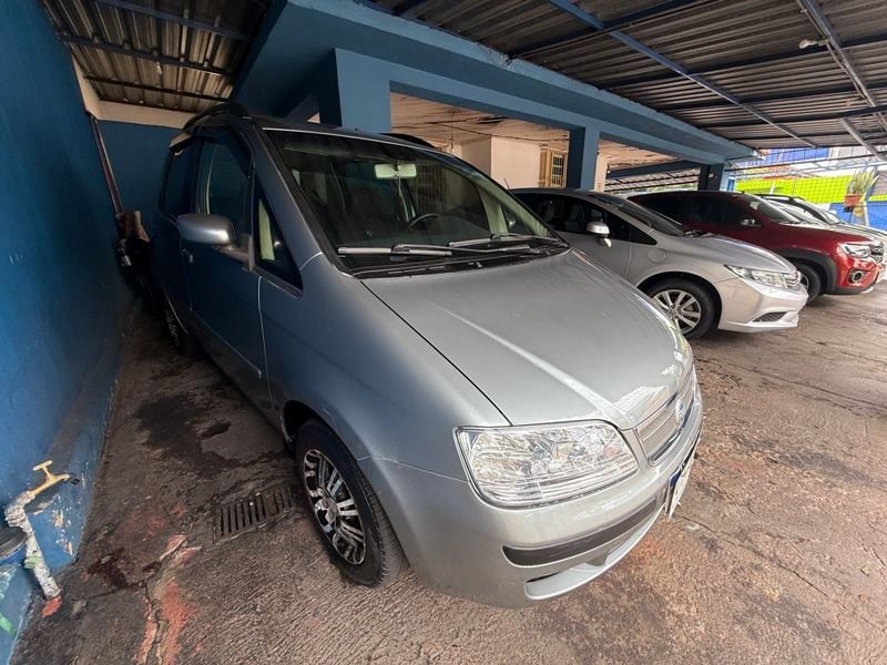 Ve�culo: Fiat - Idea - 1.4 4P.  em Ribeir�o Preto