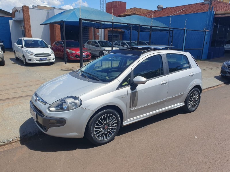 Ve�culo: Fiat - Punto - Sporting 1.8 Teto Solar  em Ribeir�o Preto