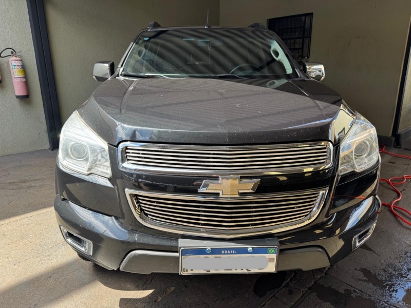 Ve�culo: Chevrolet (GM) - S-10 - LTZ em Sert�ozinho