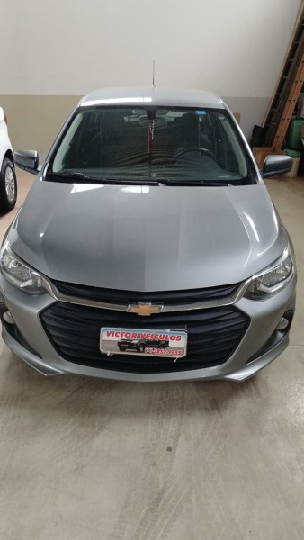 Ve�culo: Chevrolet (GM) - Onix - 1.0 4P.  em Sales Oliveira