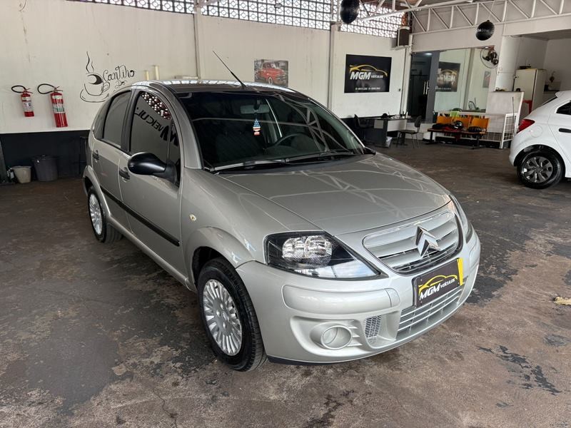 Ve�culo: Citroen - C3 - GLX 1.4 4P.  em Ribeir�o Preto