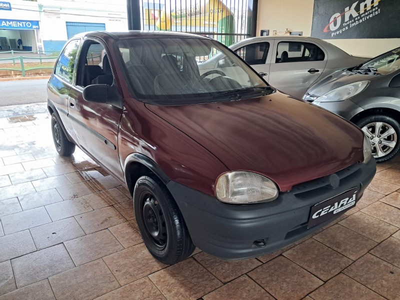 Ve�culo: Chevrolet (GM) - Corsa Hatch - Wind em Sert�ozinho