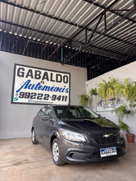 Ve�culo: Chevrolet (GM) - Onix - Joy 1.0 4P.  em Ribeir�o Preto