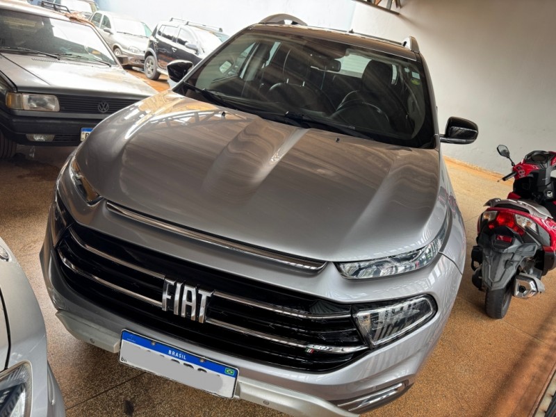 Ve�culo: Fiat - Toro - Volcano 4x4 At9 em Sert�ozinho