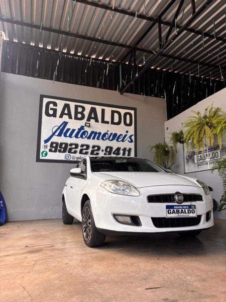 Ve�culo: Fiat - Bravo - 1.8 Essence 4P.  em Ribeir�o Preto