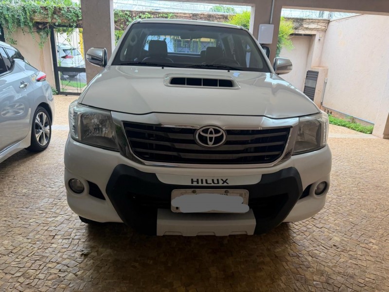 Ve�culo: Toyota - Hilux - Hilux SRV 4x4 em Ribeir�o Preto