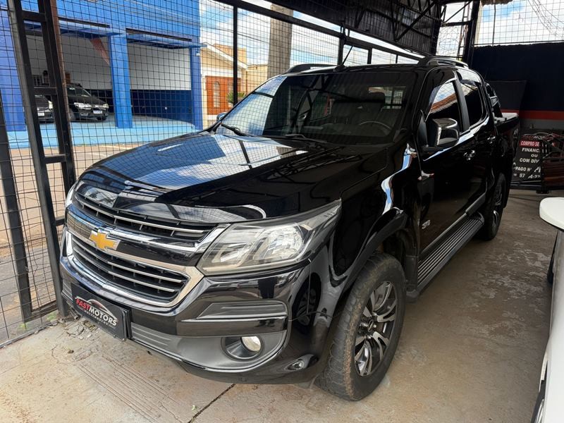 Ve�culo: Chevrolet (GM) - S-10 - Pich-Up 2.8 Deluxe 4P.  em Ribeir�o Preto