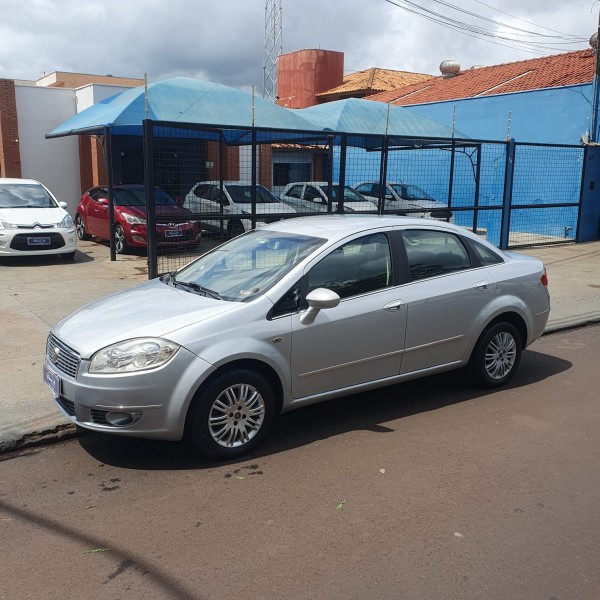 Ve�culo: Fiat - Linea - 1.8 Essence Duologic  em Ribeir�o Preto
