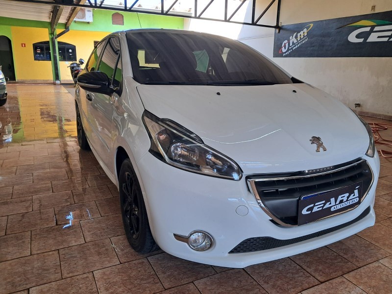 Ve�culo: Peugeot - 208 - ALLURE em Sert�ozinho