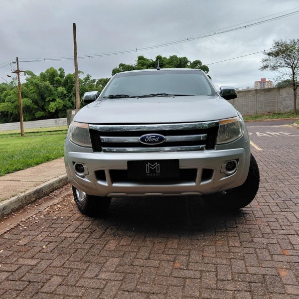 Ve�culo: Ford - Ranger - RANGER XLT 3.2 DIESEL 4X4 AUTOMATICA COMPLETA COURO em Ribeir�o Preto