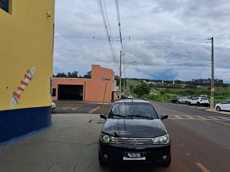 Ve�culo: Fiat - Palio Weekend - 1.4 MPT Fire ELX 8V 4P.  em Orl�ndia