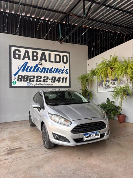 Ve�culo: Ford - Fiesta Hatch - 1.5L S 4P.  em Ribeir�o Preto