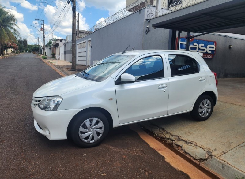 Ve�culo: Toyota - Etios - X 1.3 Flex em Ribeir�o Preto