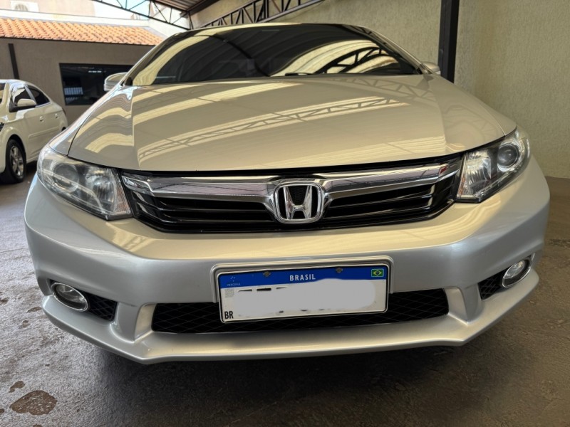Ve�culo: Honda - Civic - LXL em Sert�ozinho