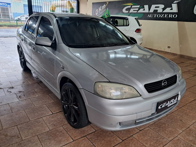 Ve�culo: Chevrolet (GM) - Astra Sedan - Milenium em Sert�ozinho