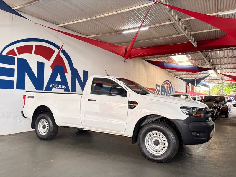 Ve�culo: Ford - Ranger - XL 2.2 Turbo 4X4 CS Mec. 4P.  em Cravinhos
