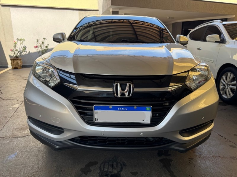 Ve�culo: Honda - HRV - LX em Sert�ozinho
