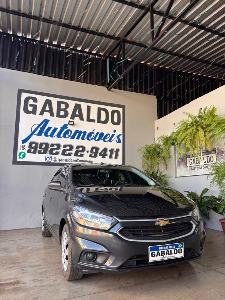 Ve�culo: Chevrolet (GM) - Onix - 1.4 MT LTZ 4P. em Ribeir�o Preto