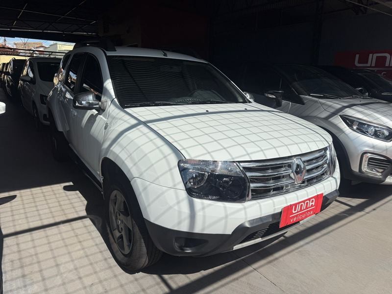 Ve�culo: Renault - Duster - 2.0 Dakar 4P.  em Ribeir�o Preto