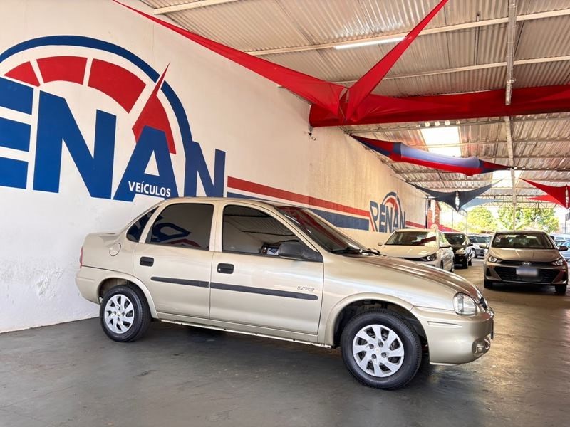 Ve�culo: Chevrolet (GM) - Corsa Sedan - Classic Life LS 1.0 VHC 4P.  em Cravinhos