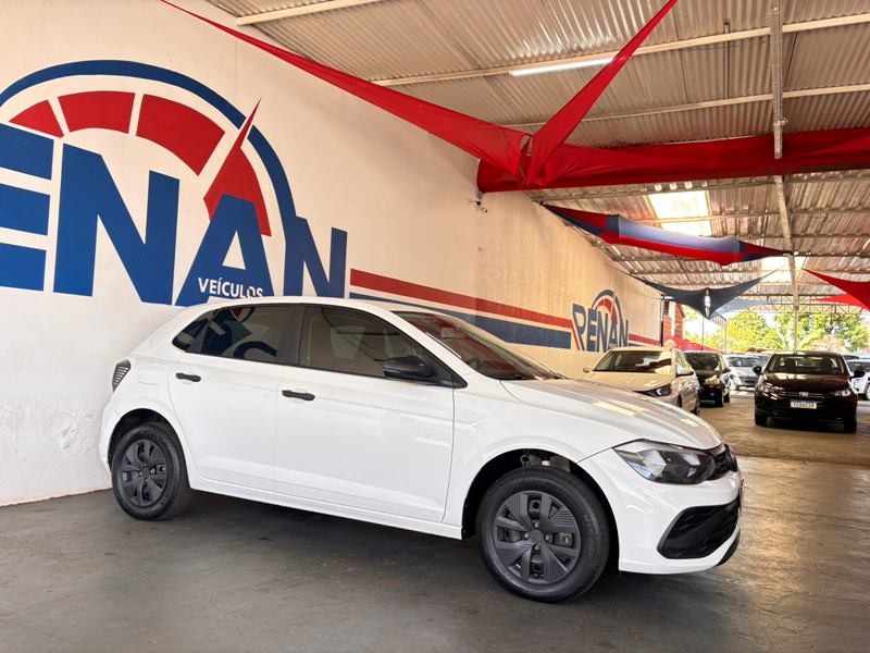 Ve�culo: Volkswagen - Polo Hatch - Track 1.0 12V 4P.  em Cravinhos