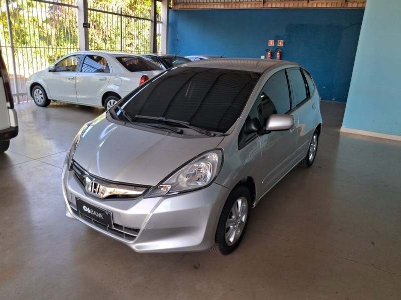 Ve�culo: Honda - Fit - 1.4 LX AUTOM�TICO em Brodowski