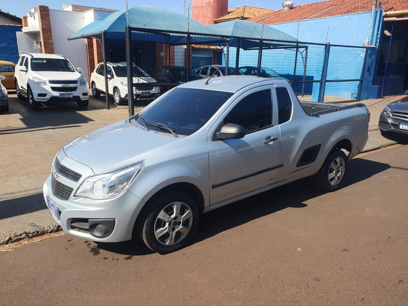 Ve�culo: Chevrolet (GM) - Montana - 1.4 LS Completa em Ribeir�o Preto